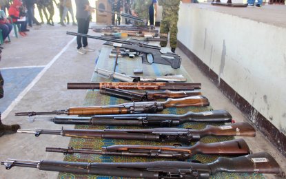 <p>SURRENDERED FIREARMS. The latest batch of 20 loose firearms surrendered to military authorities in Maguindanao courtesy of the Sultan sa Barongis town government from civilians in the area. (Photo by 6th Infantry Division)</p>